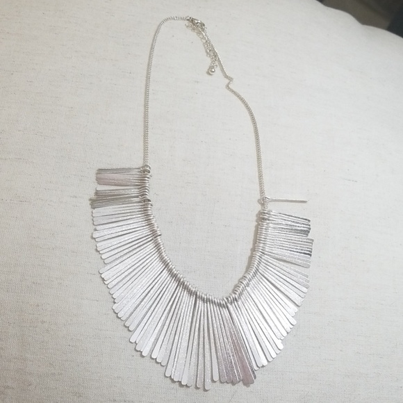 👸 Royalty Necklace - Picture 2 of 3